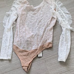 White and tan lace BCBG Maxazria body blouse